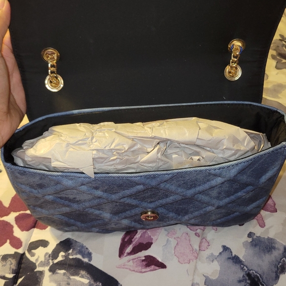 Gold chain cross body bag - Picture 5 of 6